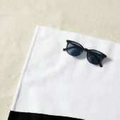 Offsetkammer: Abstrakt Schwarz, Weiß und Rot Strandtuch (Beispiel)