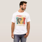 Ofishally 60 Years Old Funny T-Shirt (Vorne ganz)