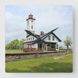Ogdensburg Harbour Lighthouse, New York Wall Clock Quadratische Wanduhr