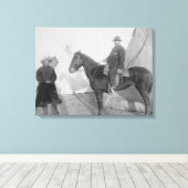 Oglala Chef "Rocky Bear" mit White Leinwanddruck (Insitu (Holzboden))