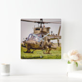 OH-58D KIOWA QUADRATISCHE WANDUHR (Zuhause)