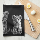 Oh Baby Big Cat Gray Cub Black Geschirrtuch (Viertel Falte)