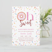 Oh Baby Donut Sprinkle Girl Babydusche Einladung (Stehend Vorderseite)
