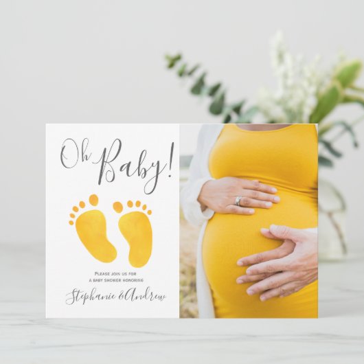 Oh Baby Foto Yellow Feet Baby Dusche Einladung (Stehend Vorderseite)