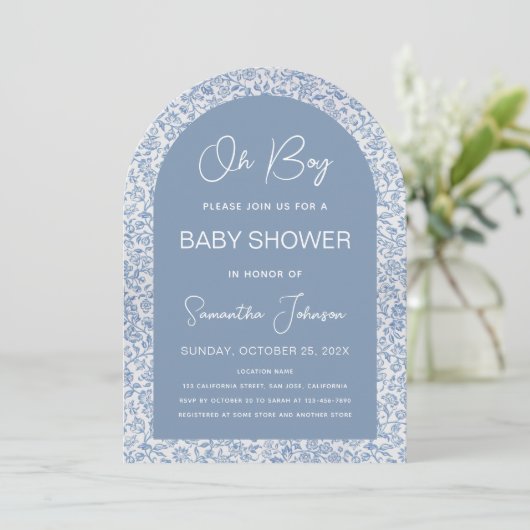 Oh Boy Arch Blue Floral Muster Script Baby Dusche Einladung (Stehend Vorderseite)