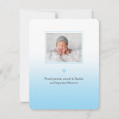 OH BOY blauer Overlay Modernes Foto Birth Ankündigung (Rückseite)