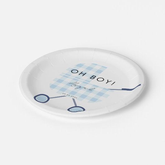 Oh Boy Blue Gingham Pram Baby Shower Pappteller (Schrägansicht)