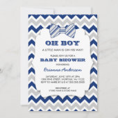 OH BOY Bow Krawatte Babydusche / Marinegrau Zickza Einladung (Vorderseite)
