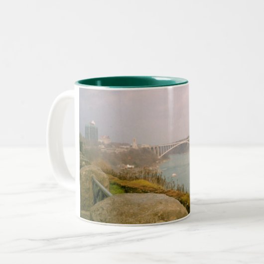 Oh Niagara! Zweifarbige Tasse (Vorderseite Links)