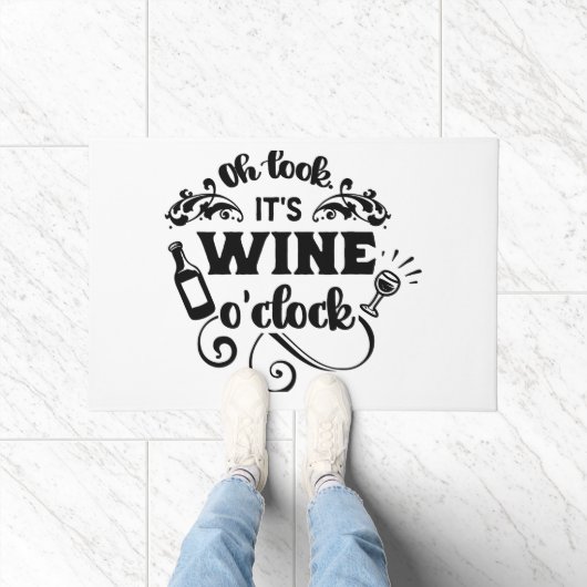 Oh, schau, es ist Wine O'clock" Fun T - Shirt Fußmatte (Indoor)