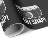 Oh Snap Funny Camera Pub Dark BG Geschenkpapier (Rolleneckpunkt)