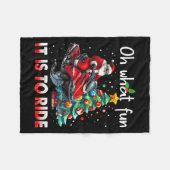 Oh What Fun It Is To Ride Snowmobile Santa Christm Fleecedecke (Vorderseite (Horizontal))