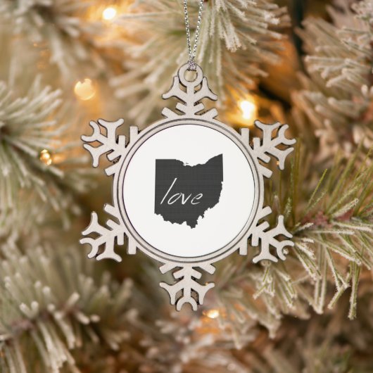 Ohioan Liebe Ohio Shaped Black Buckeye Chalkboard Schneeflocken Zinn-Ornament (Baum)