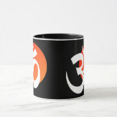 Ohm schwarzer Hintergrund Tasse (Zentrum)