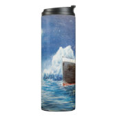 oil painting of Titanic and iceberg in ocean at n Thermosbecher (Nach links gedreht)