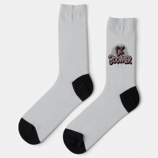 Ok Boomer in schwarzer Graffiti Socken (Linkes Detail)