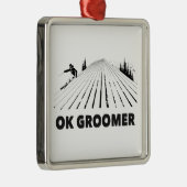 Ok Groomer Skiing Ornament Aus Metall (Rechts)