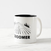 Ok Groomer Skiing Zweifarbige Tasse (VorderseiteRechts)