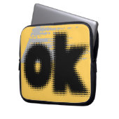 OK Vibes - Simple & Bold" Laptopschutzhülle (Vorderseite Links)