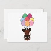 Okapi fliegt mit farbenfrohen Ballons Postkarte (Vorne/Hinten)