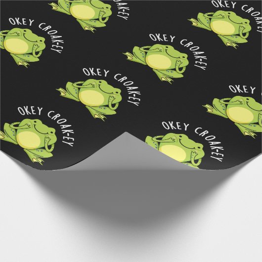 Okey Croak-ey Funny Frog Pun Dark BG Geschenkpapier (Ecke)
