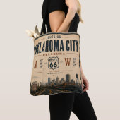 Oklahoma City Route 66 Carryall wird zu Tasche (Von Nahem)