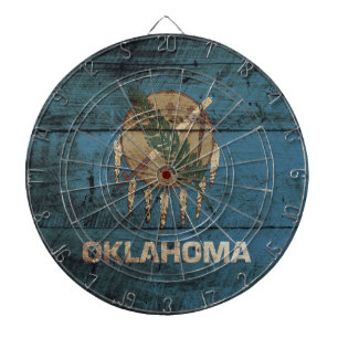 Oklahoma Staatsflagge auf altem Holzmaserung Dartscheibe