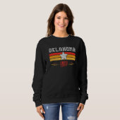 Oklahoma State Retro Vintage Stripes Oklahoma Gift Sweatshirt (Vorne ganz)