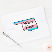 Oklahoma Trans Pride Wir sind hier oder Ihre Nachr Quadratischer Aufkleber (Umschlag)