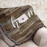 Oklahoma Zuhause Staat Personalisierte Holzsicht Decke<br><div class="desc">Zeigen Sie Zuhause-Staatsstolz mit diesem niedlichen rustikalen Imitat Holzplankendecke mit "Zuhause" in weißer Kalligrafie-Schrift mit einer Silhouette des Staat von Oklahoma, stehend für den Buchstaben "O". Eine rosa Herzillustrierung in der Staat-Karte vervollständigt das Design; Sie können die Herzposition in Ihrer Zuhause-Stadt ändern, indem Sie das Design-Tool öffnen und die Herzform...</div>