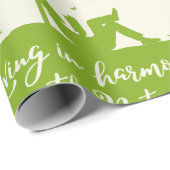 Öko Zitat im Einklang mit der Natur Geschenkpapier (Rolleneckpunkt)