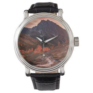 Oktober-Licht auf Scheinwerfer-Becken Armbanduhr