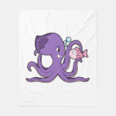 Oktopus mit Fisch.PNG Fleecedecke (Vorderseite)