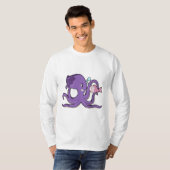 Oktopus mit Fisch.PNG T-Shirt (Vorne ganz)