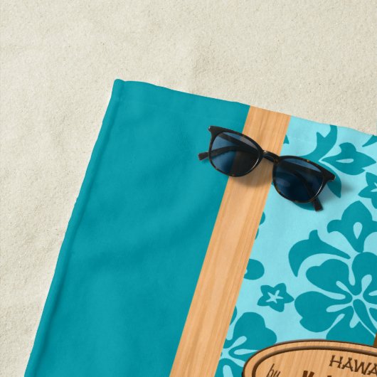 Okuleia Hawaiianische Imitat Holzmonogramm-Surfboa Strandtuch (Beispiel)