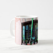 Old abandoned window with group of cactus flower p kaffeetasse (Vorderseite Links)