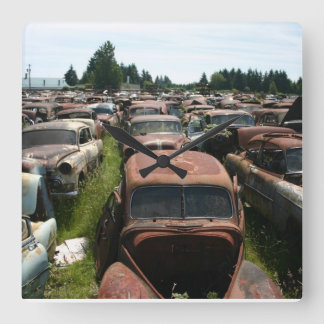 Old Car Wall Clock Garage Clock Junkyard Scene Quadratische Wanduhr