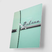 Old Chevrolet Deluxe Quadratische Wanduhr (Winkel)