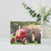 Old Cockshutt Tractor With A Hay Wagon Postkarte (Stehend Vorderseite)