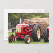 Old Cockshutt Tractor With A Hay Wagon Postkarte (Vorne/Hinten)