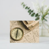 Old Compass Over Ancient Map Postkarte (Stehend Vorderseite)