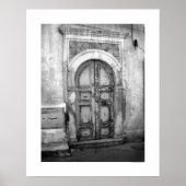 Old Door in Tripoli (B&W) Poster (Vorne)