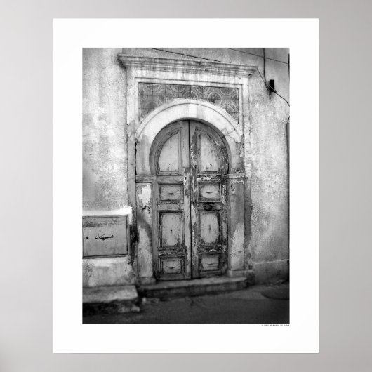 Old Door in Tripoli (B&W) Poster (Vorne)