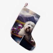 Old English Sheepdog auf Paddle: Ein Landschaftlic Kleiner Weihnachtsstrumpf (Vorderansicht (hängend))