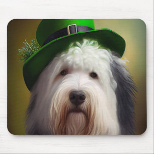 Old English Sheepdog im St. Patrick's Day Kleid Mousepad