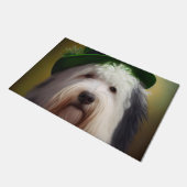 Old English Sheepdog in St. Patrick's Day Dress Fußmatte (Schrägansicht)