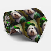 Old English Sheepdog in St. Patrick's Day Dress Krawatte (Gerollt)