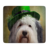 Old English Sheepdog in St. Patrick's Day Dress Schneidebrett (Vorderseite)