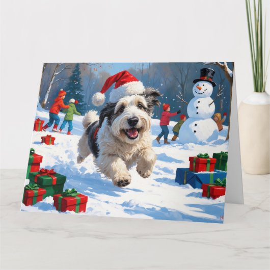 Old English Sheepdog läuft in Snow Weihnachtshut Karte (Vorderseite)
