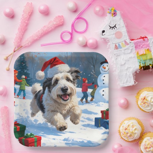 Old English Sheepdog läuft in Snow Weihnachtshut Pappteller (Party)